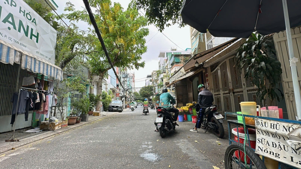 [ TÂN BÌNH ] Trường Chinh - NHÀ NÁT LẤY ĐẤT - TRƯỜNG CHINH, TB - 102M²(7.2x12.5) - 8 PHÒNG TRỌ/ 20TR/THÁNG -  15M RA MẶT TIỀN - 100M CHỢ HOÀNG HOA THÁM - 200M RA BÀU CÁT - SỔ RIÊNG