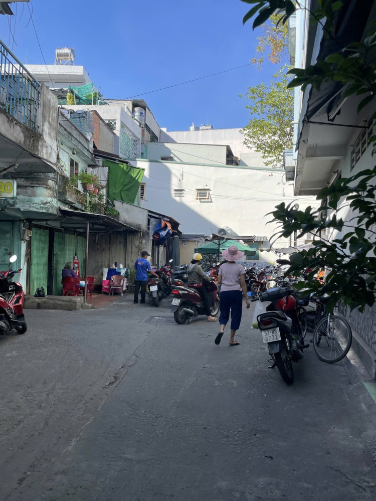 [ TÂN BÌNH ] Trần Văn Quang - Vị trí vàng: Nằm ngay trục đường Trần Văn Quang, khu dân cư sầm uất, giao thông kết nối nhanh ra Âu Cơ, Lạc Long Quân, Trường Chinh.