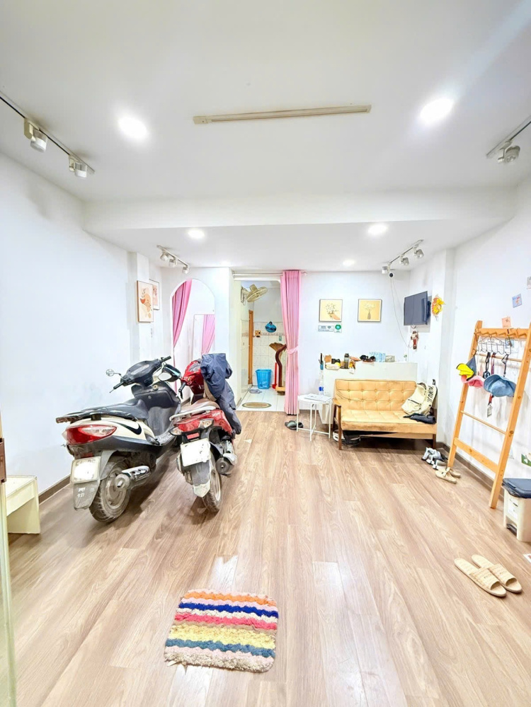 [ TÂN BÌNH ] Nguyễn Thanh Tuyền - MẶT TIỀN NGAY CHỢ PHẠM VĂN HAI, GẦN SÂN BAY, 5 TẦNG NỞ HẬU, HOÀN CÔNG ĐỦ, Ở HAY KINH DOANH ĐỀU TUYỆT VỜI