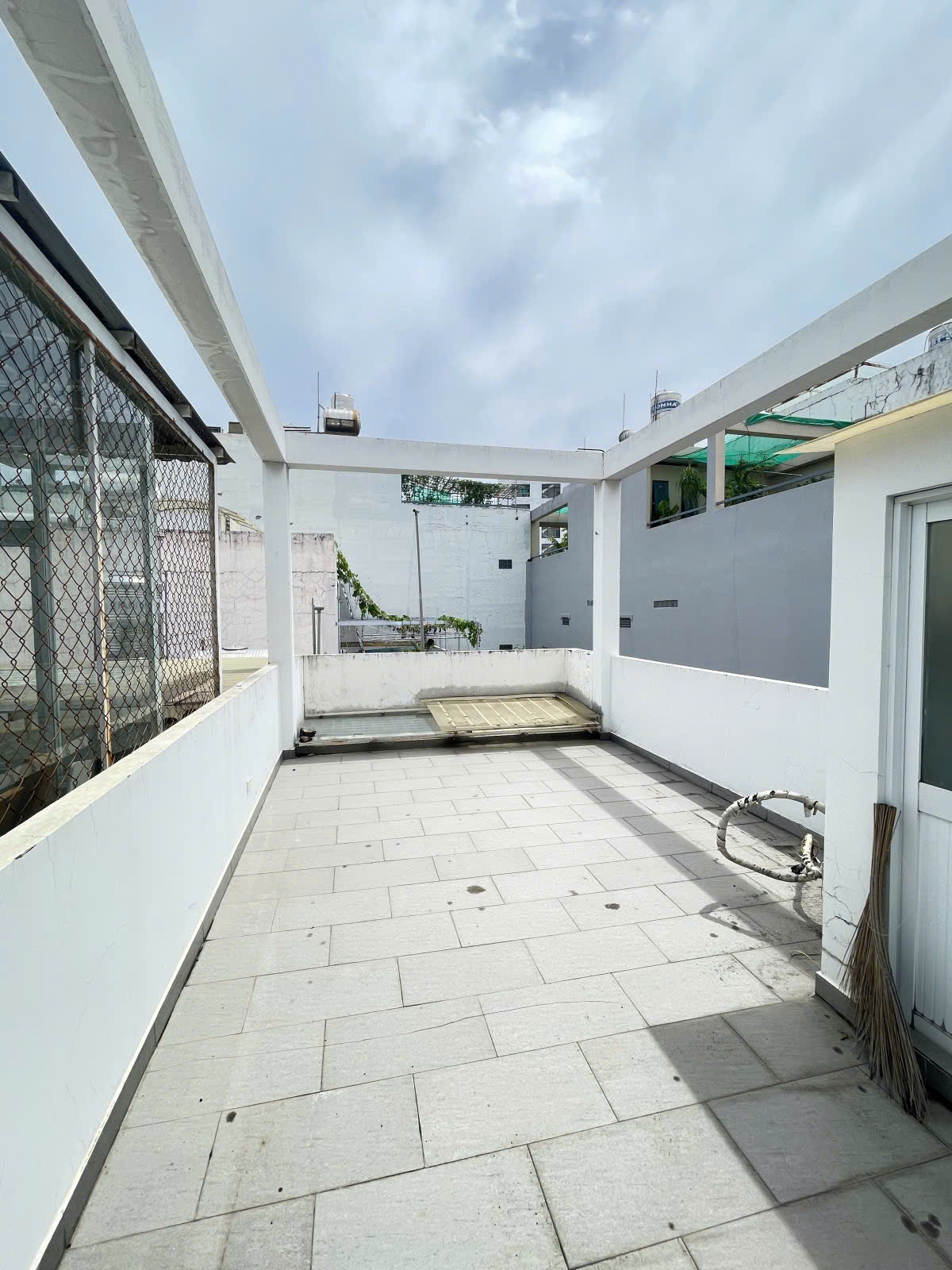 VỊ TRÍ ĐẸP - KINH DOANH ĐA NGHÀNH - NGANG 4m NỞ HẬU - 85m2, CHỈ NHỈNH 100 triệu/M2.
