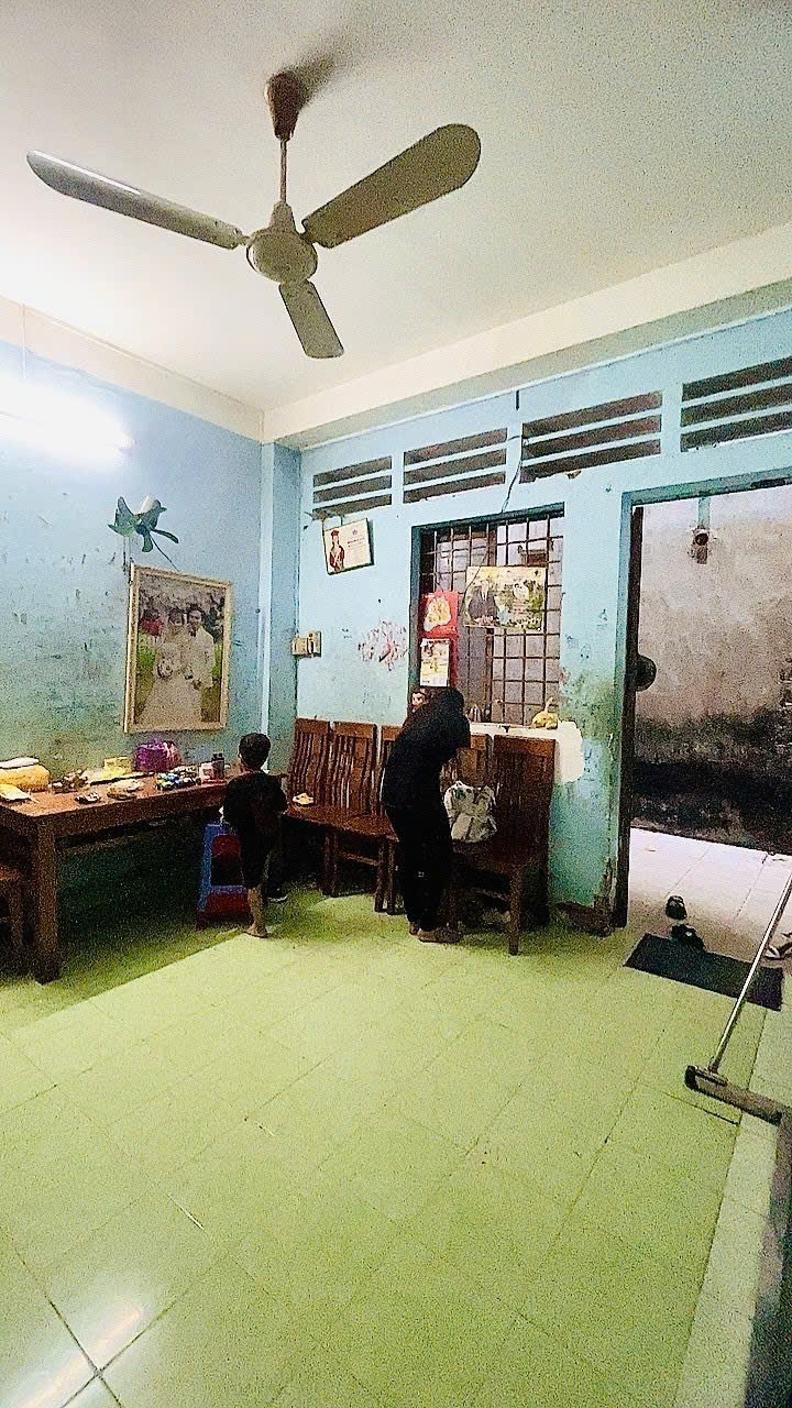 SAU LƯNG CĂN MẶT TIỀN - 40M2 - 2 TẦNG - 6.6 TỶ TL - PHÚ HÒA - TÂN BÌNH - BÁN GẤP.🔥🔥🔥