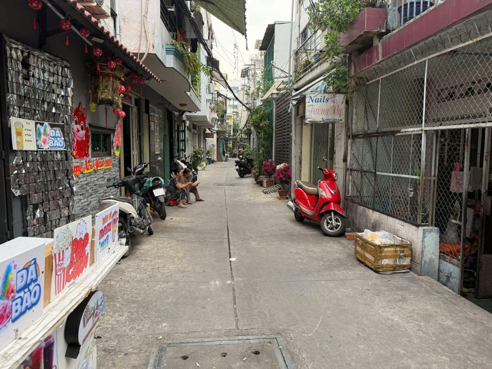 HẺM ÔTÔ ĐỖ CỬA - ĐƯỜNG CMT8 - QUẬN TÂN BÌNH - 11M2 - 3 TẦNG - NGANG 2.8 DÀI 4 - SỔ HỒNG RIÊNG, HOÀN CÔNG ĐỦ - CÔNG CHỨNG NGAY. Giá 2.3 Tỷ TL
