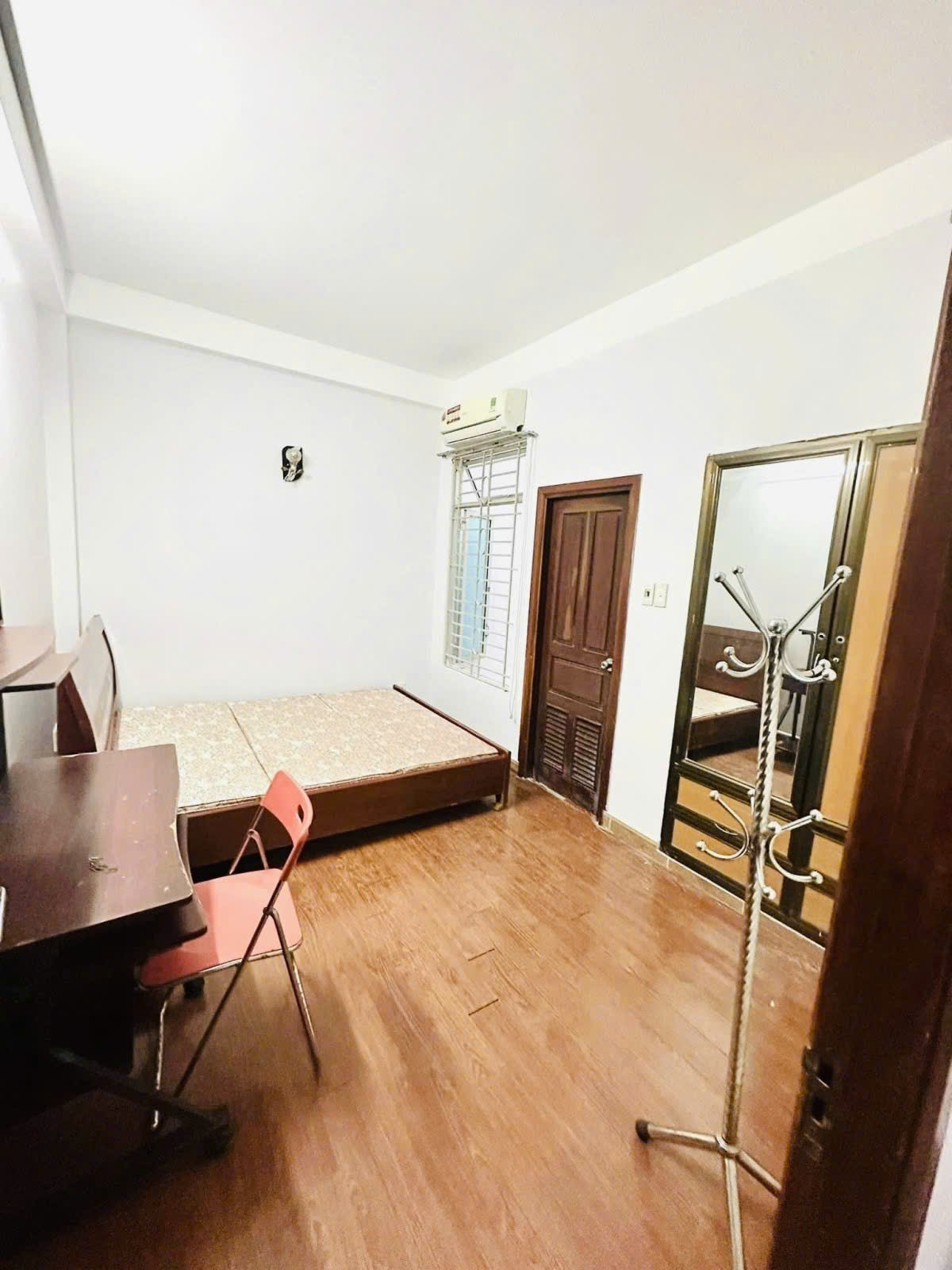 Ni Sư Huỳnh Liên, P10, Tân Bình. Diện tích công nhận đủ 48m2 (4.3 x 11.2). Giá 5.5 tỷ TL