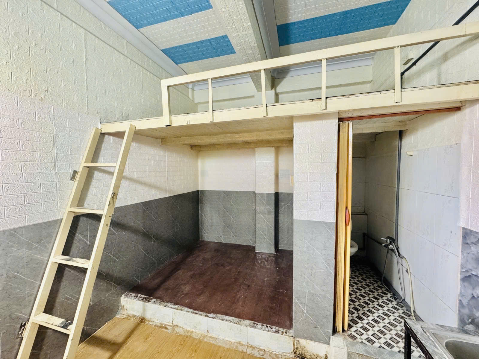 Toà nhà cho thuê siêu lợi nhuận. Mặt tiền thụt ngay ngã tư Trường Chinh và CMT8.
